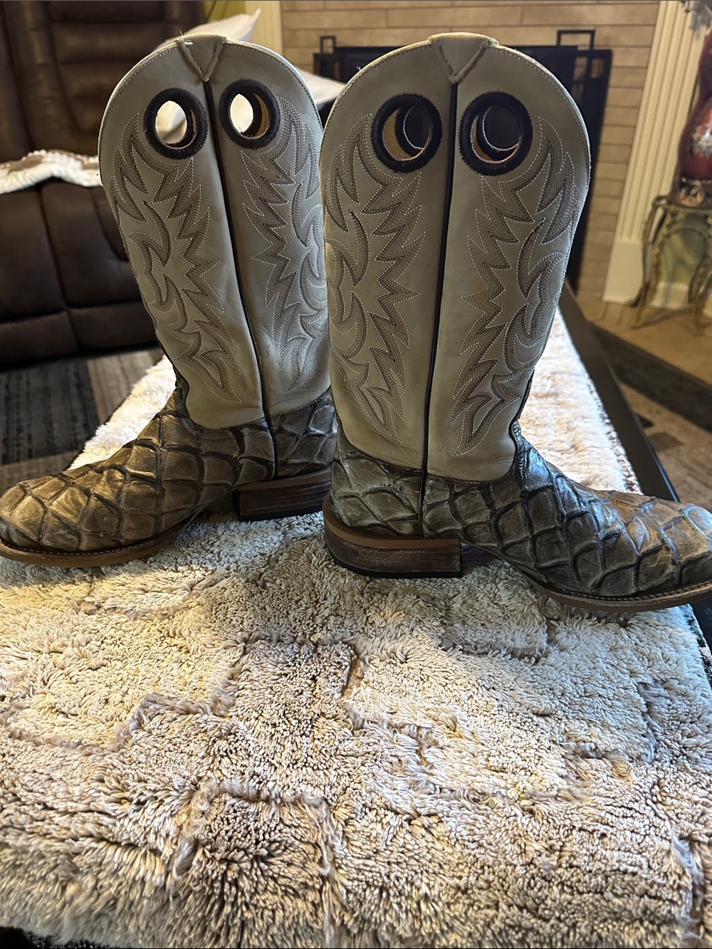 Cavender's Men's Western Boots in Taupe and Brown - Picture 3 of 12
